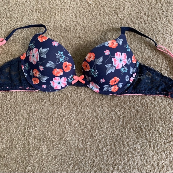 Bras - Picture 5 of 7